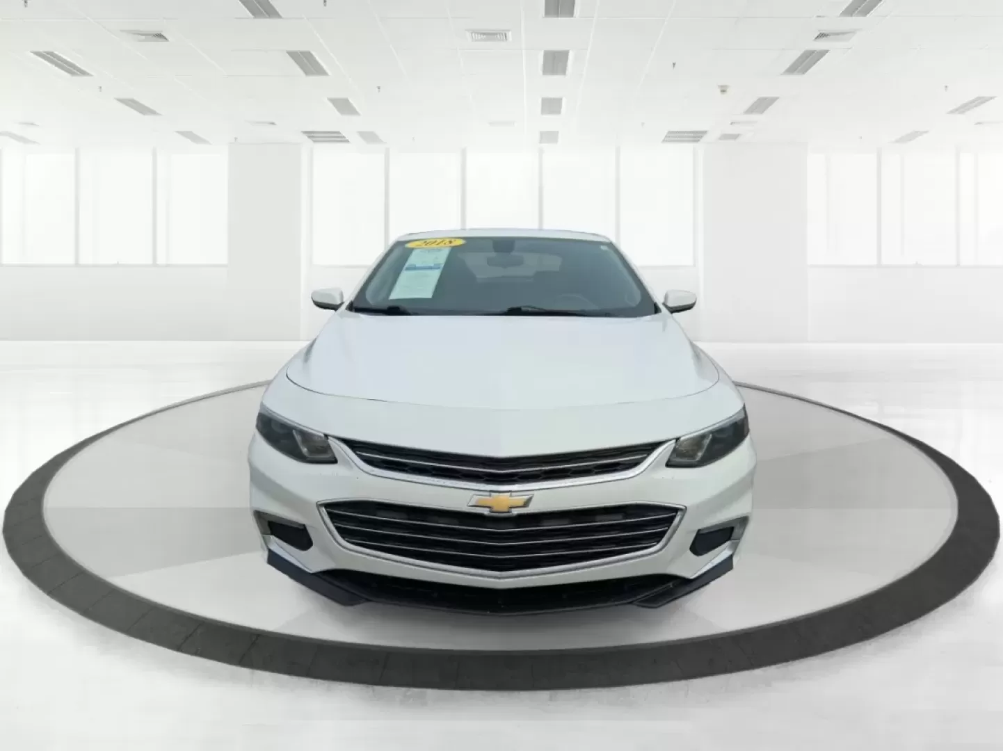 2018 Chevrolet Malibu LT (1G1ZD5ST9JF) with an ECOTEC 1.5L I-4 gasoline direct injection engine, 6A transmission, located at 4508 South Dixie Dr, Moraine, OH, 45439, (937) 908-9800, 39.689976, -84.218452 - Need a dependable commuter that still feels comfortable for date night in the Oregon District, errands around Dayton Mall, or a quick weekend drive up I75? This 2018 Chevrolet Malibu LT is a smart, real-world sedan that fits busy schedules-easy to park, smooth on long stretches of South Dixie Drive, - Photo#7