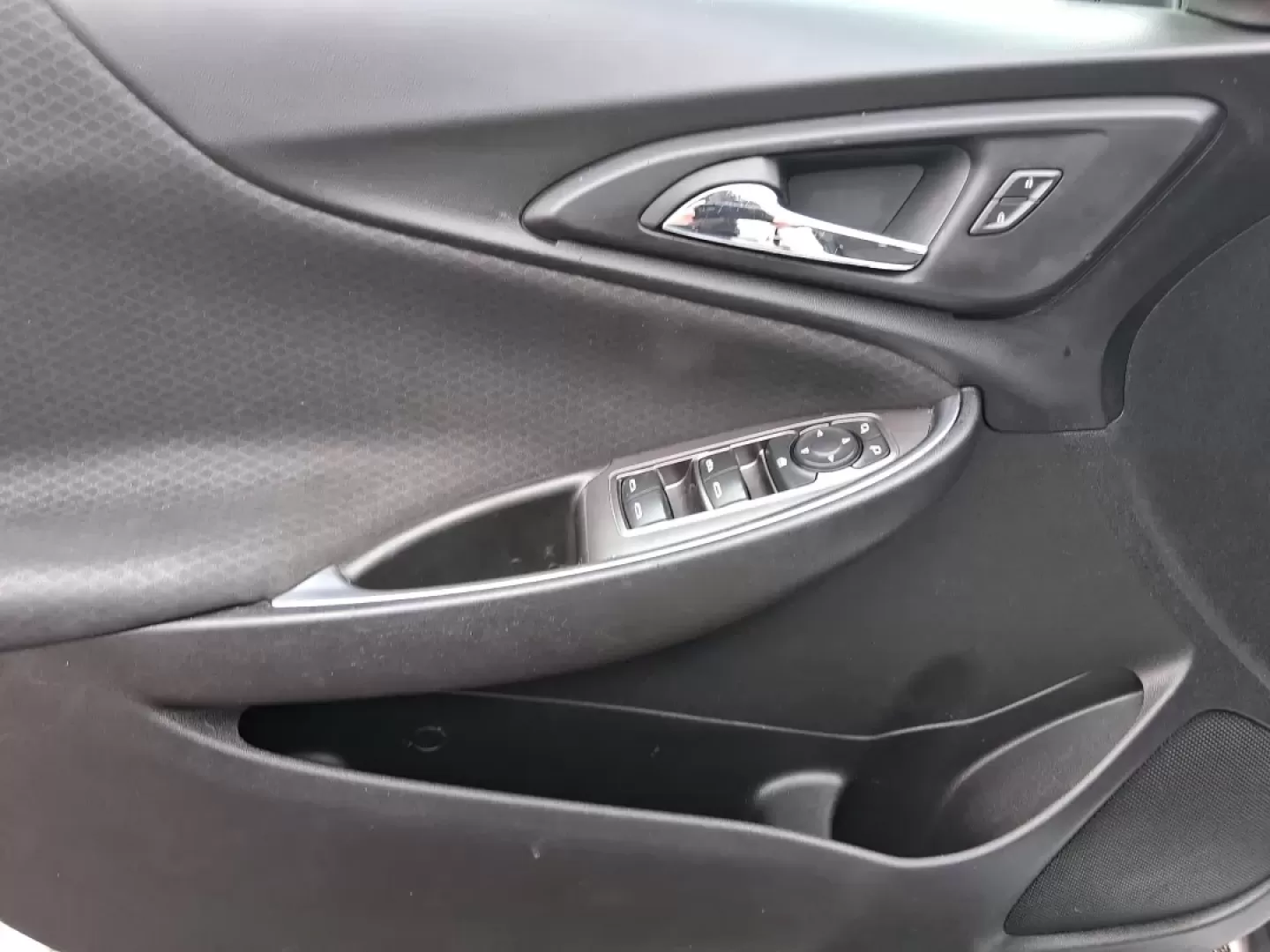 2018 Chevrolet Malibu LT (1G1ZD5ST9JF) with an ECOTEC 1.5L I-4 gasoline direct injection engine, 6A transmission, located at 4508 South Dixie Dr, Moraine, OH, 45439, (937) 908-9800, 39.689976, -84.218452 - Need a dependable commuter that still feels comfortable for date night in the Oregon District, errands around Dayton Mall, or a quick weekend drive up I75? This 2018 Chevrolet Malibu LT is a smart, real-world sedan that fits busy schedules-easy to park, smooth on long stretches of South Dixie Drive, - Photo#19