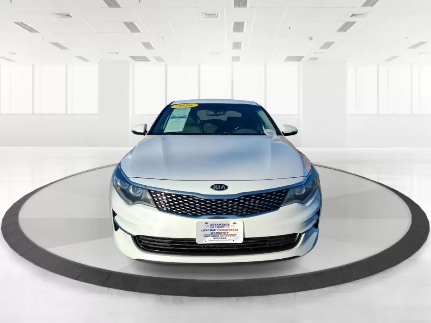 2016 Kia Optima EX (5XXGU4L31GG) with an Theta II 2.4L I-4 gasoline direct injection engine, 6A transmission, located at 880 E. National Road, Vandalia, OH, 45377, (937) 908-9800, 39.891918, -84.183594 - Whether you're a busy commuter heading down I75, a rideshare driver stacking miles, or a small family looking for a comfortable sedan for school runs and weekend errands, this 2016 Kia Optima EX is built for real-life driving in and around Vandalia, Ohio. Finished in Snow White Pearl, it delivers th - Photo#7