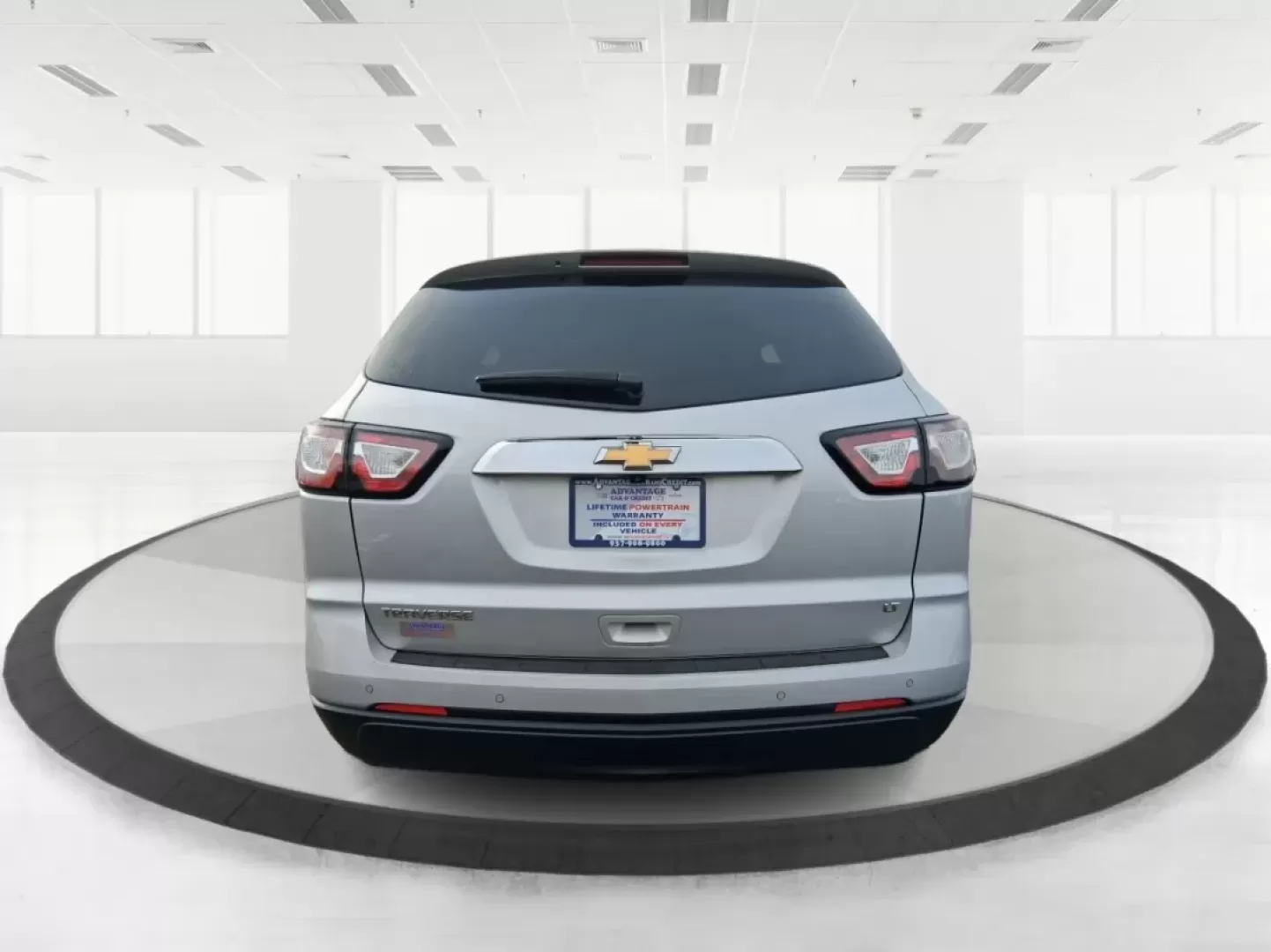 2017 Chevrolet Traverse 1LT (1GNKRGKD2HJ) with an 3.6L V-6 gasoline direct injection engine, 6A transmission, located at 1230 East Main St, Xenia, OH, 45385, (937) 908-9800, 39.688026, -83.910172 - Need one vehicle that can handle school drop-offs, long commutes to Dayton, and weekend road trips to Caesar Creek State Park without feeling cramped? This **2017 Chevrolet Traverse 1LT** is built for real-life Ohio schedules-roomy for growing families, comfortable for daily driving, and versatile e - Photo#3