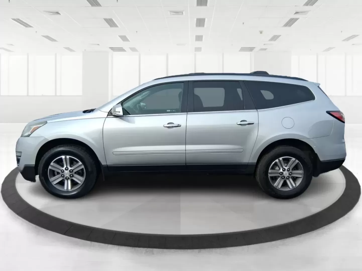 2017 Chevrolet Traverse 1LT (1GNKRGKD2HJ) with an 3.6L V-6 gasoline direct injection engine, 6A transmission, located at 1230 East Main St, Xenia, OH, 45385, (937) 908-9800, 39.688026, -83.910172 - Need one vehicle that can handle school drop-offs, long commutes to Dayton, and weekend road trips to Caesar Creek State Park without feeling cramped? This **2017 Chevrolet Traverse 1LT** is built for real-life Ohio schedules-roomy for growing families, comfortable for daily driving, and versatile e - Photo#5