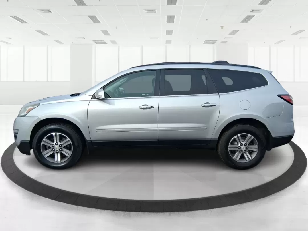 2017 Chevrolet Traverse 1LT (1GNKRGKD2HJ) with an 3.6L V-6 gasoline direct injection engine, 6A transmission, located at 1230 East Main St, Xenia, OH, 45385, (937) 908-9800, 39.688026, -83.910172 - Need one vehicle that can handle school drop-offs, long commutes to Dayton, and weekend road trips to Caesar Creek State Park without feeling cramped? This **2017 Chevrolet Traverse 1LT** is built for real-life Ohio schedules-roomy for growing families, comfortable for daily driving, and versatile e - Photo#5