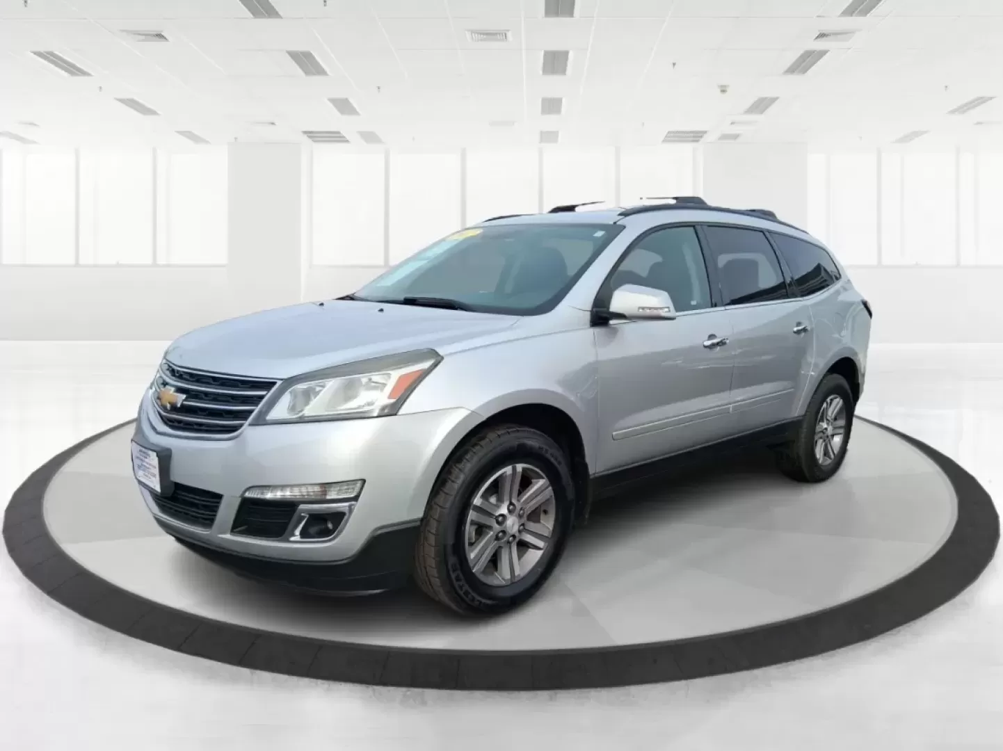 2017 Chevrolet Traverse 1LT (1GNKRGKD2HJ) with an 3.6L V-6 gasoline direct injection engine, 6A transmission, located at 1230 East Main St, Xenia, OH, 45385, (937) 908-9800, 39.688026, -83.910172 - Need one vehicle that can handle school drop-offs, long commutes to Dayton, and weekend road trips to Caesar Creek State Park without feeling cramped? This **2017 Chevrolet Traverse 1LT** is built for real-life Ohio schedules-roomy for growing families, comfortable for daily driving, and versatile e - Photo#7