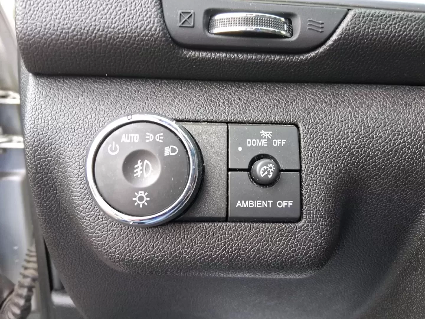 2017 Chevrolet Traverse 1LT (1GNKRGKD2HJ) with an 3.6L V-6 gasoline direct injection engine, 6A transmission, located at 1230 East Main St, Xenia, OH, 45385, (937) 908-9800, 39.688026, -83.910172 - Need one vehicle that can handle school drop-offs, long commutes to Dayton, and weekend road trips to Caesar Creek State Park without feeling cramped? This **2017 Chevrolet Traverse 1LT** is built for real-life Ohio schedules-roomy for growing families, comfortable for daily driving, and versatile e - Photo#16