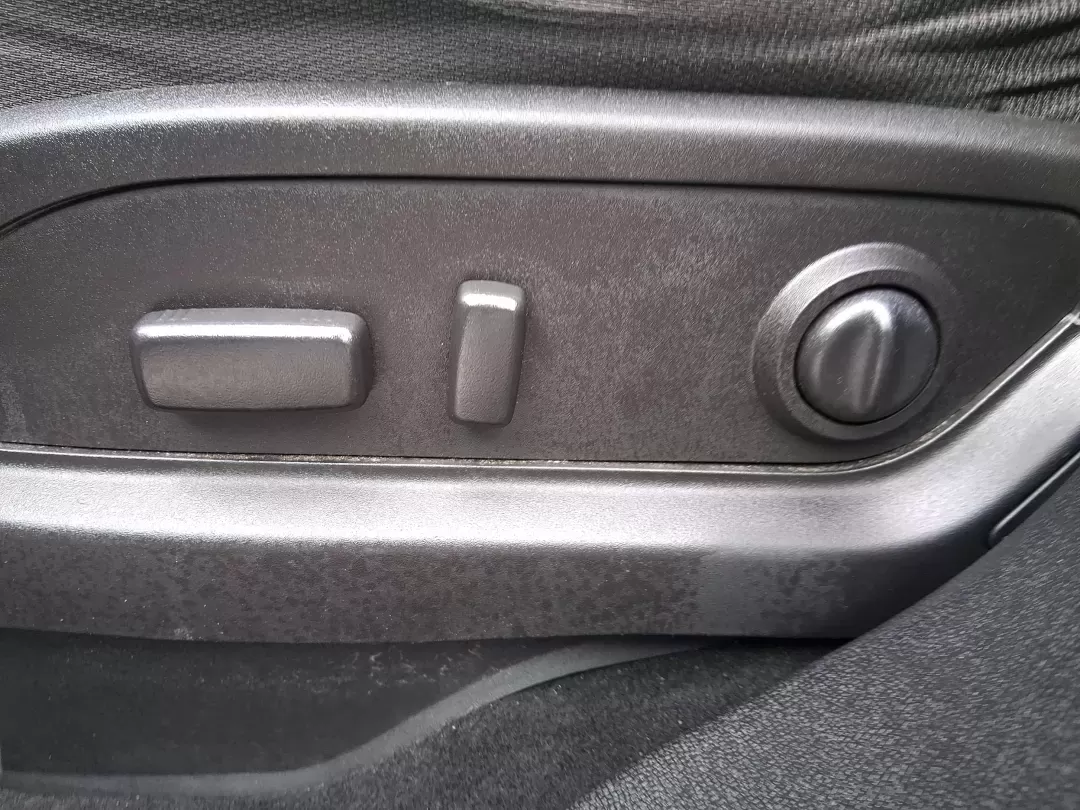 2017 Chevrolet Traverse 1LT (1GNKRGKD2HJ) with an 3.6L V-6 gasoline direct injection engine, 6A transmission, located at 1230 East Main St, Xenia, OH, 45385, (937) 908-9800, 39.688026, -83.910172 - Need one vehicle that can handle school drop-offs, long commutes to Dayton, and weekend road trips to Caesar Creek State Park without feeling cramped? This **2017 Chevrolet Traverse 1LT** is built for real-life Ohio schedules-roomy for growing families, comfortable for daily driving, and versatile e - Photo#17