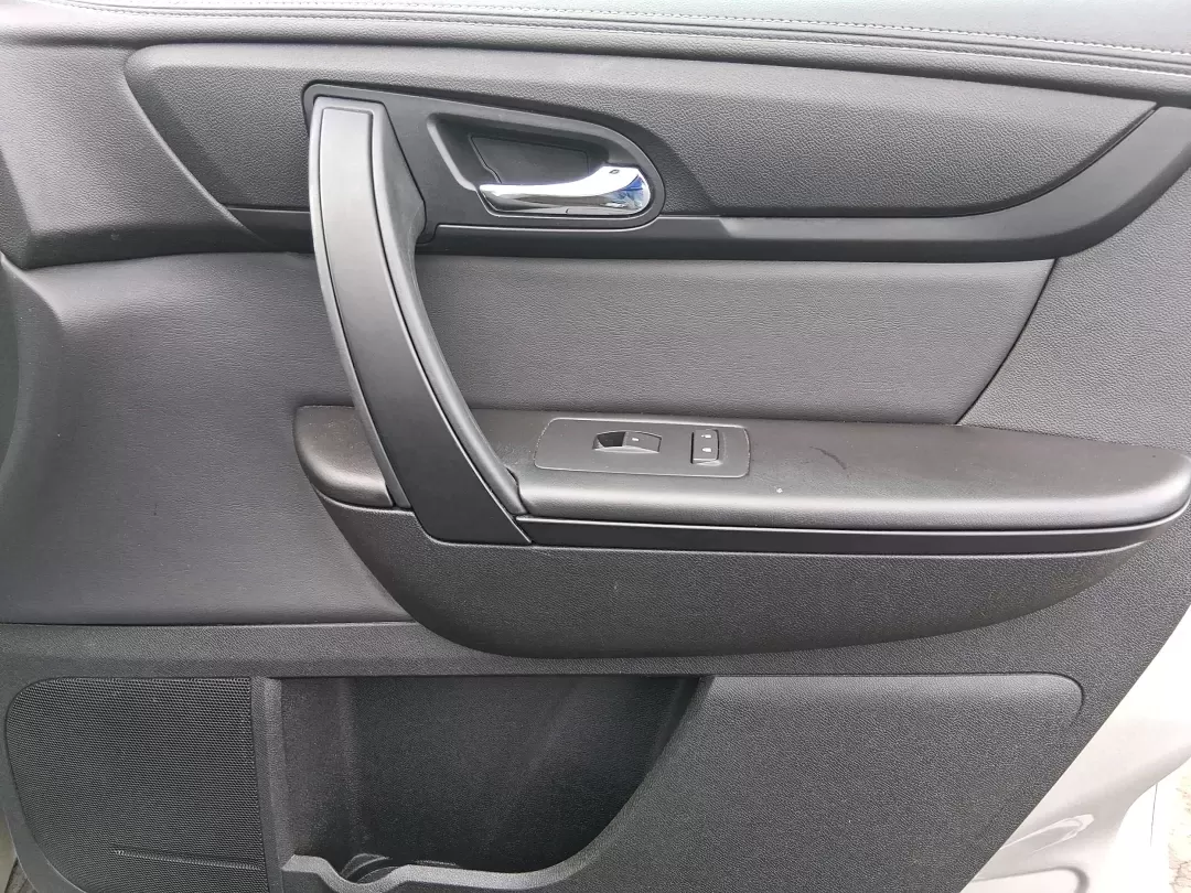 2017 Chevrolet Traverse 1LT (1GNKRGKD2HJ) with an 3.6L V-6 gasoline direct injection engine, 6A transmission, located at 1230 East Main St, Xenia, OH, 45385, (937) 908-9800, 39.688026, -83.910172 - Need one vehicle that can handle school drop-offs, long commutes to Dayton, and weekend road trips to Caesar Creek State Park without feeling cramped? This **2017 Chevrolet Traverse 1LT** is built for real-life Ohio schedules-roomy for growing families, comfortable for daily driving, and versatile e - Photo#19