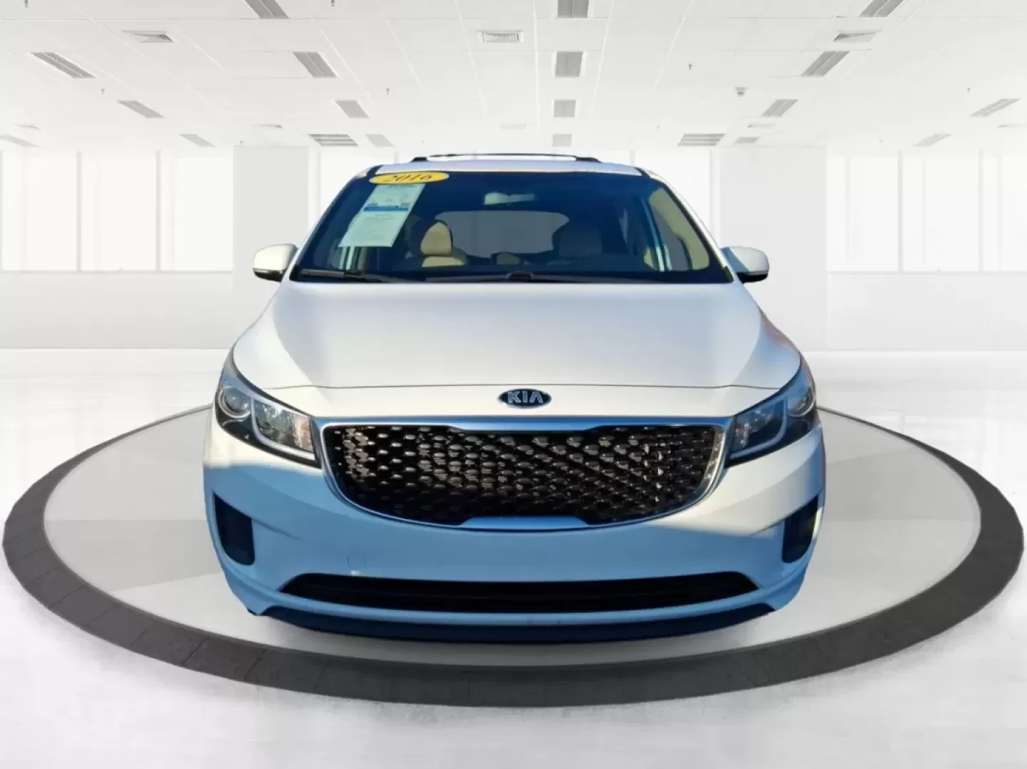 2016 Kia Sedona LX (KNDMB5C1XG6) with an Lambda 3.3L V-6 gasoline direct injection engine, 6-Speed Automatic transmission, located at 1230 East Main St, Xenia, OH, 45385, (937) 908-9800, 39.688026, -83.910172 - Load up the kids, the groceries, and the weekend plans-this 2016 Kia Sedona LX is built for real life in and around Xenia. Whether you're shuttling to school drop-offs, commuting toward Beavercreek, or planning a family road trip out to John Bryan State Park and Yellow Springs, this passenger van de - Photo#5