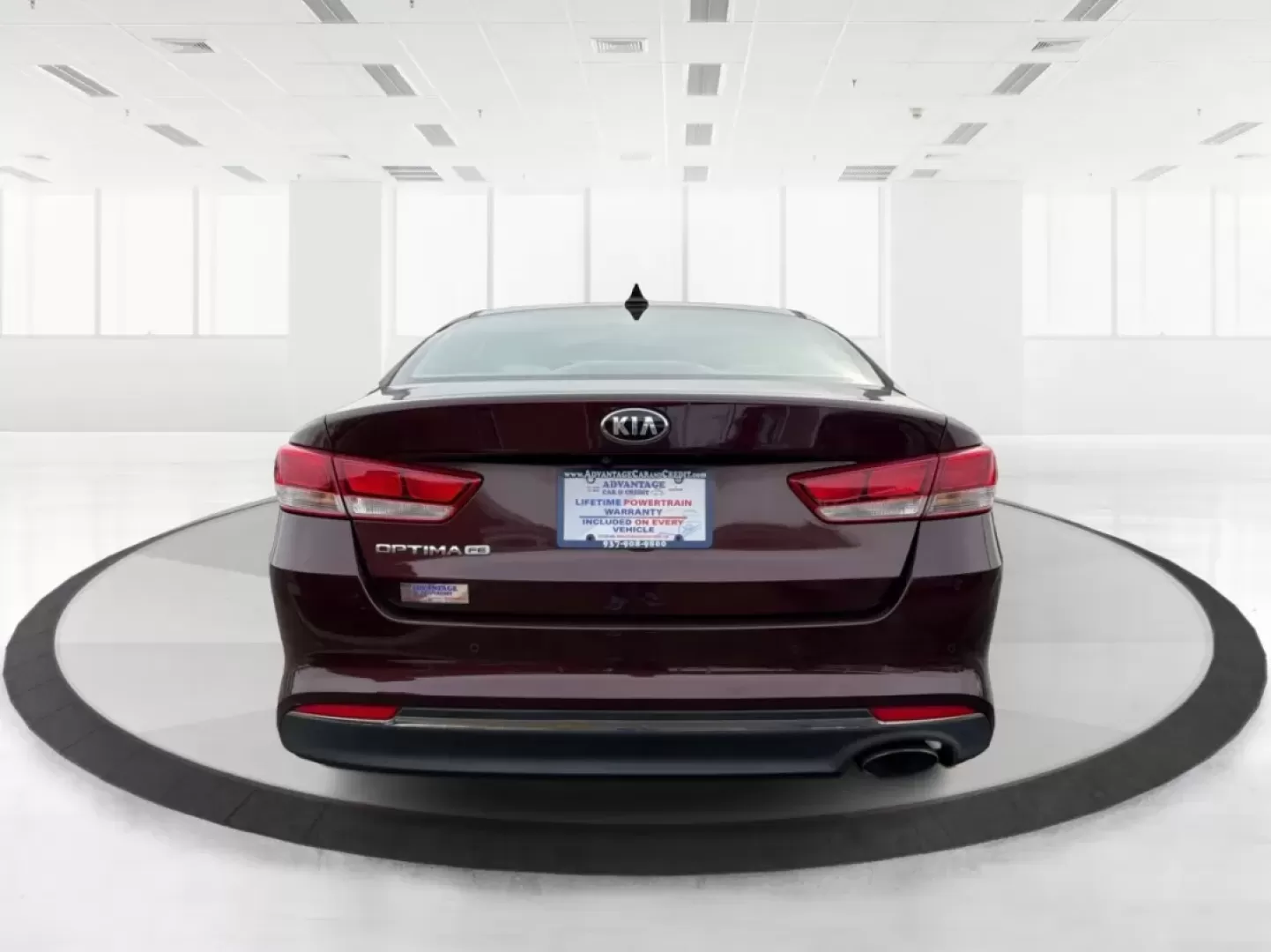 2016 Kia Optima LX (5XXGT4L32GG) with an Theta II 2.4L I-4 gasoline direct injection engine, 6A transmission, located at 1184 Kauffman Ave, Fairborn, OH, 45324, (937) 908-9800, 39.807072, -84.030914 - Picture your next week going smoother: an easy morning commute down I-675, a quick run to The Mall at Fairfield Commons, and a comfortable weekend drive past Wright State University or out toward the National Museum of the U.S. Air Force-without stressing about your budget. This 2016 Kia Optima LX s - Photo#3