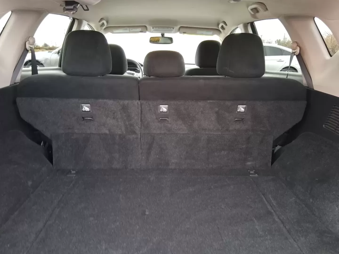 2018 Nissan Murano SV (5N1AZ2MH5JN) with an 3.5L V-6 DOHC engine, CVT transmission, located at 1184 Kauffman Ave, Fairborn, OH, 45324, (937) 908-9800, 39.807072, -84.030914 - Road trips to Yellow Springs, daily commutes down I675, or weekend errands between Wright-Patt and Fairfield Commons-this 2018 Nissan Murano SV is the kind of comfortable, confidence-inspiring SUV that fits real life in Fairborn. With its bold Cayenne Red Metallic finish, roomy cabin, and smart tech - Photo#12