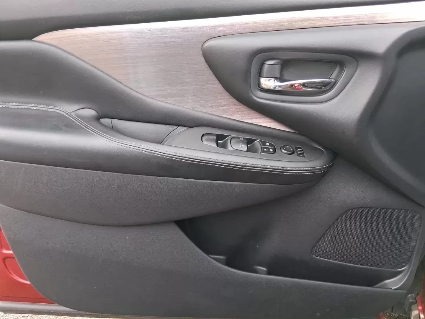 2018 Nissan Murano SV (5N1AZ2MH5JN) with an 3.5L V-6 DOHC engine, CVT transmission, located at 1184 Kauffman Ave, Fairborn, OH, 45324, (937) 908-9800, 39.807072, -84.030914 - Road trips to Yellow Springs, daily commutes down I675, or weekend errands between Wright-Patt and Fairfield Commons-this 2018 Nissan Murano SV is the kind of comfortable, confidence-inspiring SUV that fits real life in Fairborn. With its bold Cayenne Red Metallic finish, roomy cabin, and smart tech - Photo#18