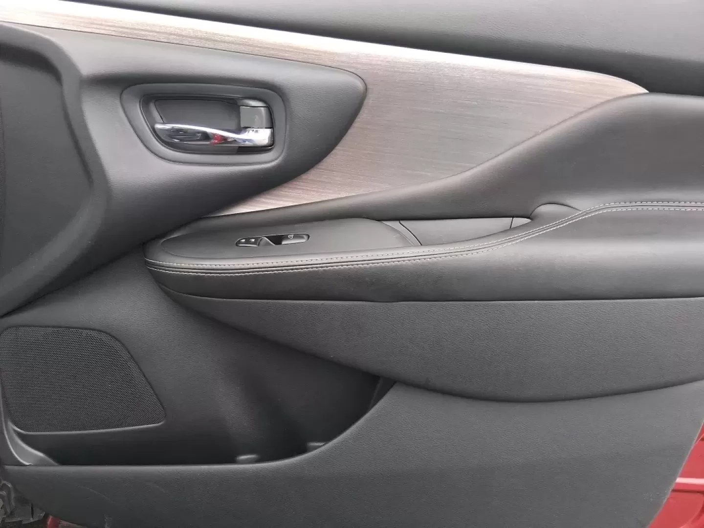 2018 Nissan Murano SV (5N1AZ2MH5JN) with an 3.5L V-6 DOHC engine, CVT transmission, located at 1184 Kauffman Ave, Fairborn, OH, 45324, (937) 908-9800, 39.807072, -84.030914 - Road trips to Yellow Springs, daily commutes down I675, or weekend errands between Wright-Patt and Fairfield Commons-this 2018 Nissan Murano SV is the kind of comfortable, confidence-inspiring SUV that fits real life in Fairborn. With its bold Cayenne Red Metallic finish, roomy cabin, and smart tech - Photo#19