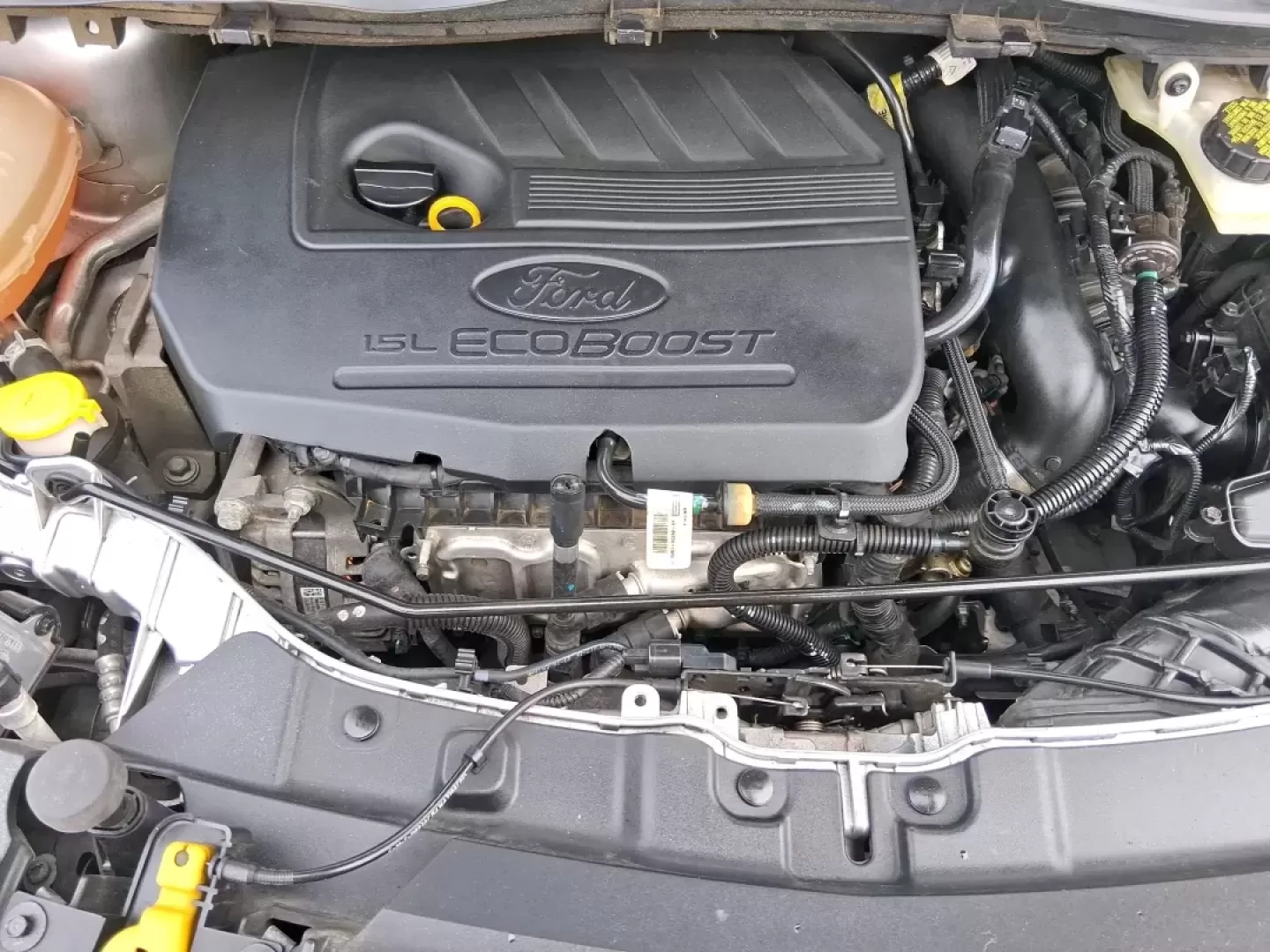 2017 Ford Escape SE (1FMCU0GD5HU) with an 1.5L L4 DOHC 16V engine, 6A transmission, located at 1099 N County Rd 25A , Troy, OH, 45373, (937) 908-9800, 40.057079, -84.212883 - Picture your next Ohio weekend: a quick run up I75 for errands, a family day at Treasure Island Park, or a spontaneous road trip to Dayton-without worrying about space, comfort, or winter-ready confidence. This 2017 Ford Escape SE SUV is built for real life in Troy, offering the easy maneuverability - Photo#11