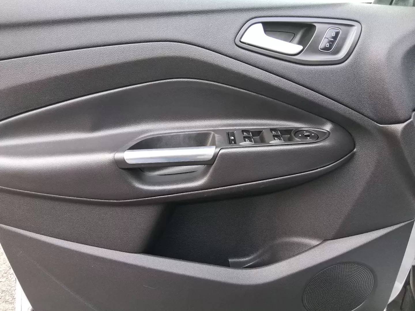 2017 Ford Escape SE (1FMCU0GD5HU) with an 1.5L L4 DOHC 16V engine, 6A transmission, located at 1099 N County Rd 25A , Troy, OH, 45373, (937) 908-9800, 40.057079, -84.212883 - Picture your next Ohio weekend: a quick run up I75 for errands, a family day at Treasure Island Park, or a spontaneous road trip to Dayton-without worrying about space, comfort, or winter-ready confidence. This 2017 Ford Escape SE SUV is built for real life in Troy, offering the easy maneuverability - Photo#19