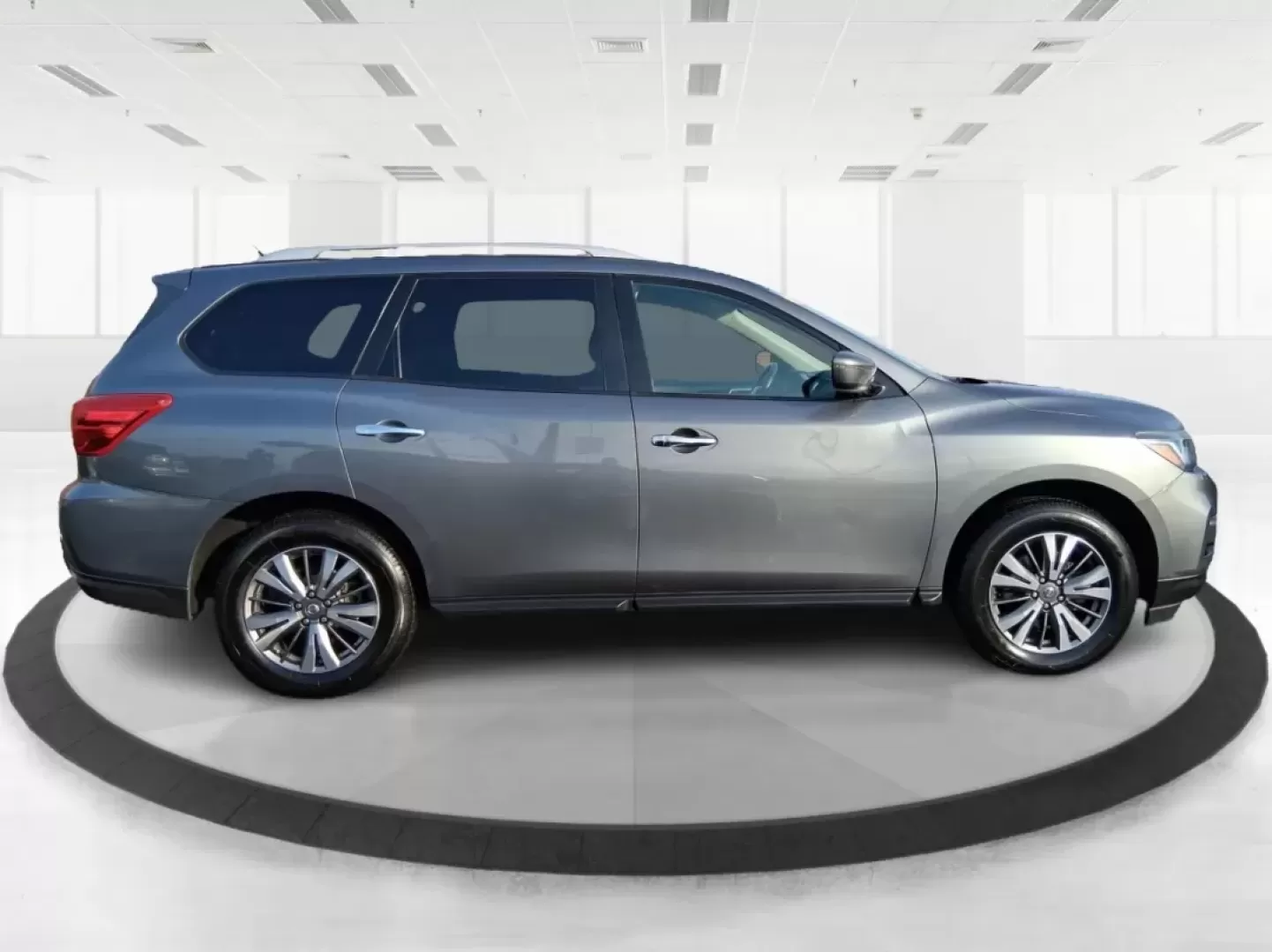 2018 Nissan Pathfinder SV (5N1DR2MM7JC) with an 3.5L V-6 gasoline direct injection engine, CVT transmission, located at 1099 N County Rd 25A , Troy, OH, 45373, (937) 908-9800, 40.057079, -84.212883 - Pack up the kids, the cooler, and the weekend plans-this 2018 Nissan Pathfinder SV is built for real life in Troy, Ohio, whether you're shuttling to practice, commuting down I75, or heading out for a road trip to the Dayton area. With three-row versatility, confident capability, and family-friendly - Photo#1