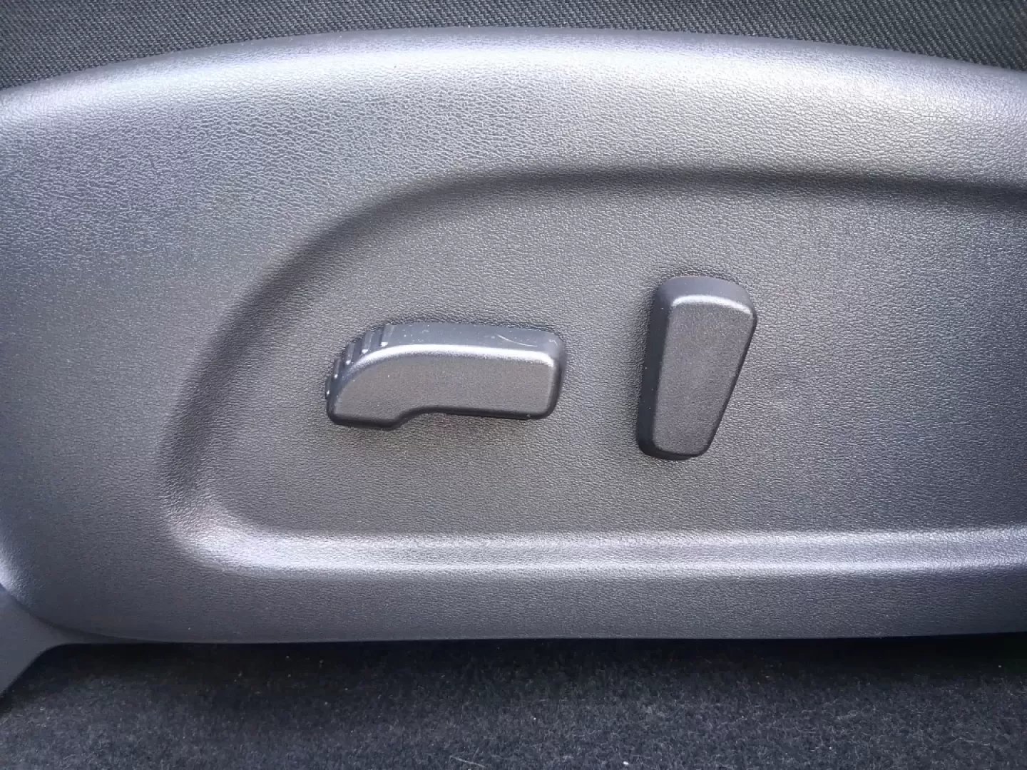 2018 Nissan Pathfinder SV (5N1DR2MM7JC) with an 3.5L V-6 gasoline direct injection engine, CVT transmission, located at 1099 N County Rd 25A , Troy, OH, 45373, (937) 908-9800, 40.057079, -84.212883 - Pack up the kids, the cooler, and the weekend plans-this 2018 Nissan Pathfinder SV is built for real life in Troy, Ohio, whether you're shuttling to practice, commuting down I75, or heading out for a road trip to the Dayton area. With three-row versatility, confident capability, and family-friendly - Photo#17