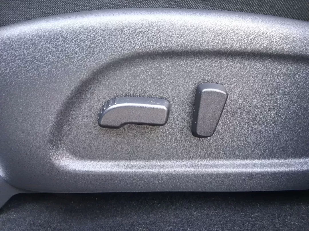 2018 Nissan Pathfinder SV (5N1DR2MM7JC) with an 3.5L V-6 gasoline direct injection engine, CVT transmission, located at 1099 N County Rd 25A , Troy, OH, 45373, (937) 908-9800, 40.057079, -84.212883 - Pack up the kids, the cooler, and the weekend plans-this 2018 Nissan Pathfinder SV is built for real life in Troy, Ohio, whether you're shuttling to practice, commuting down I75, or heading out for a road trip to the Dayton area. With three-row versatility, confident capability, and family-friendly - Photo#17