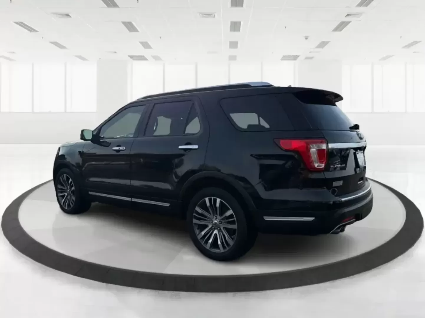 2018 Ford Explorer Platinum (1FM5K8HT1JG) with an EcoBoost 3.5L V-6 gasoline direct injection engine, 6A transmission, located at 401 Woodman Dr, Riverside, OH, 45431, (937) 908-9800, 39.760899, -84.123421 - Load up the family, cue the road-trip playlist, and point your weekend plans toward Indian Lake or a quick getaway down I75-this 2018 Ford Explorer Platinum is built for real-life Ohio driving. With confident 4WD/AWD traction, three-row versatility, and premium comfort, it's an ideal SUV for growing - Photo#4