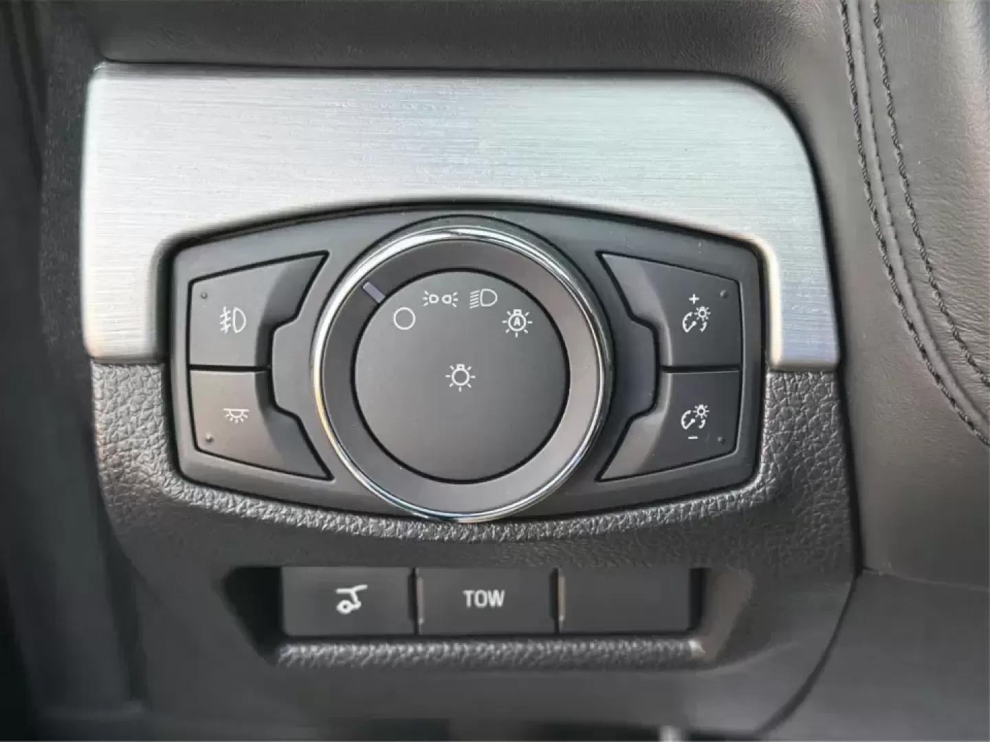 2018 Ford Explorer Platinum (1FM5K8HT1JG) with an EcoBoost 3.5L V-6 gasoline direct injection engine, 6A transmission, located at 401 Woodman Dr, Riverside, OH, 45431, (937) 908-9800, 39.760899, -84.123421 - Load up the family, cue the road-trip playlist, and point your weekend plans toward Indian Lake or a quick getaway down I75-this 2018 Ford Explorer Platinum is built for real-life Ohio driving. With confident 4WD/AWD traction, three-row versatility, and premium comfort, it's an ideal SUV for growing - Photo#17