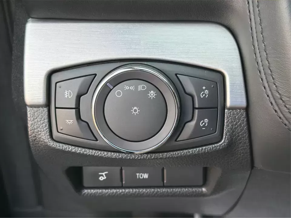 2018 Ford Explorer Platinum (1FM5K8HT1JG) with an EcoBoost 3.5L V-6 gasoline direct injection engine, 6A transmission, located at 401 Woodman Dr, Riverside, OH, 45431, (937) 908-9800, 39.760899, -84.123421 - Load up the family, cue the road-trip playlist, and point your weekend plans toward Indian Lake or a quick getaway down I75-this 2018 Ford Explorer Platinum is built for real-life Ohio driving. With confident 4WD/AWD traction, three-row versatility, and premium comfort, it's an ideal SUV for growing - Photo#17