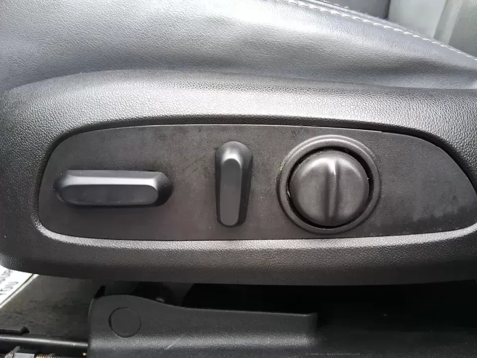 2019 Buick Enclave AWD Premium (5GAEVBKW2KJ) with an 3.6L V-6 gasoline direct injection engine, 9A transmission, located at 4508 South Dixie Dr, Moraine, OH, 45439, (937) 908-9800, 39.689976, -84.218452 - Pack the family, load up the groceries, and still have room for a spontaneous weekend getaway-this 2019 Buick Enclave AWD Premium is built for real life in Ohio. Whether you're commuting toward Dayton, shuttling kids to activities, or planning a road trip that starts on I70 and ends with a sunset at - Photo#16