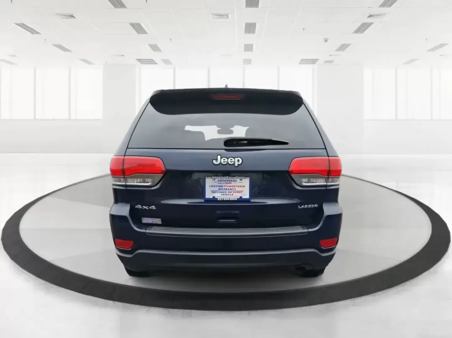 2015 Jeep Grand Cherokee Laredo (1C4RJFAG1FC) with an 3.6L V-6 DOHC engine, 8-Speed Automatic transmission, located at 1951 S Dayton Lakeview Rd., New Carlisle, OH, 45344, (937) 908-9800, 39.890999, -84.050255 - Picture a weekend that starts with a smooth commute through Clark County and ends with a spontaneous road trip-camp gear in the back, friends in the second row, and confidence when the weather turns. This 2015 Jeep Grand Cherokee Laredo is built for real life in Ohio: school runs, long drives down I - Photo#3