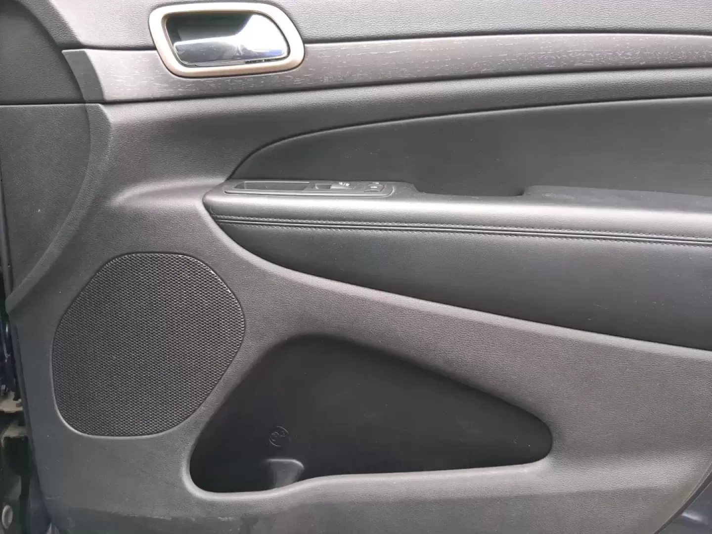 2015 Jeep Grand Cherokee Laredo (1C4RJFAG1FC) with an 3.6L V-6 DOHC engine, 8-Speed Automatic transmission, located at 1951 S Dayton Lakeview Rd., New Carlisle, OH, 45344, (937) 908-9800, 39.890999, -84.050255 - Picture a weekend that starts with a smooth commute through Clark County and ends with a spontaneous road trip-camp gear in the back, friends in the second row, and confidence when the weather turns. This 2015 Jeep Grand Cherokee Laredo is built for real life in Ohio: school runs, long drives down I - Photo#20