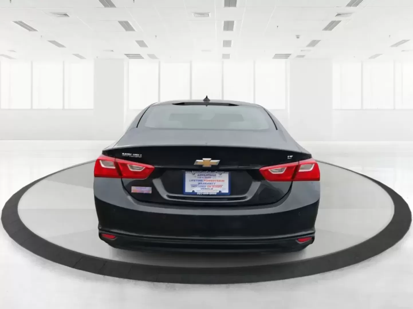 2016 Chevrolet Malibu 1LT (1G1ZE5ST4GF) with an ECOTEC 1.5L I-4 gasoline direct injection engine, 6A transmission, located at 1184 Kauffman Ave, Fairborn, OH, 45324, (937) 908-9800, 39.807072, -84.030914 - Need a dependable sedan for the daily commute to Wright-Patterson AFB, quick school drop-offs, or comfortable weekend drives to Yellow Springs? This 2016 Chevrolet Malibu 1LT is built for real life in Fairborn-efficient, easy to park, and packed with the comfort and safety features that make every m - Photo#3