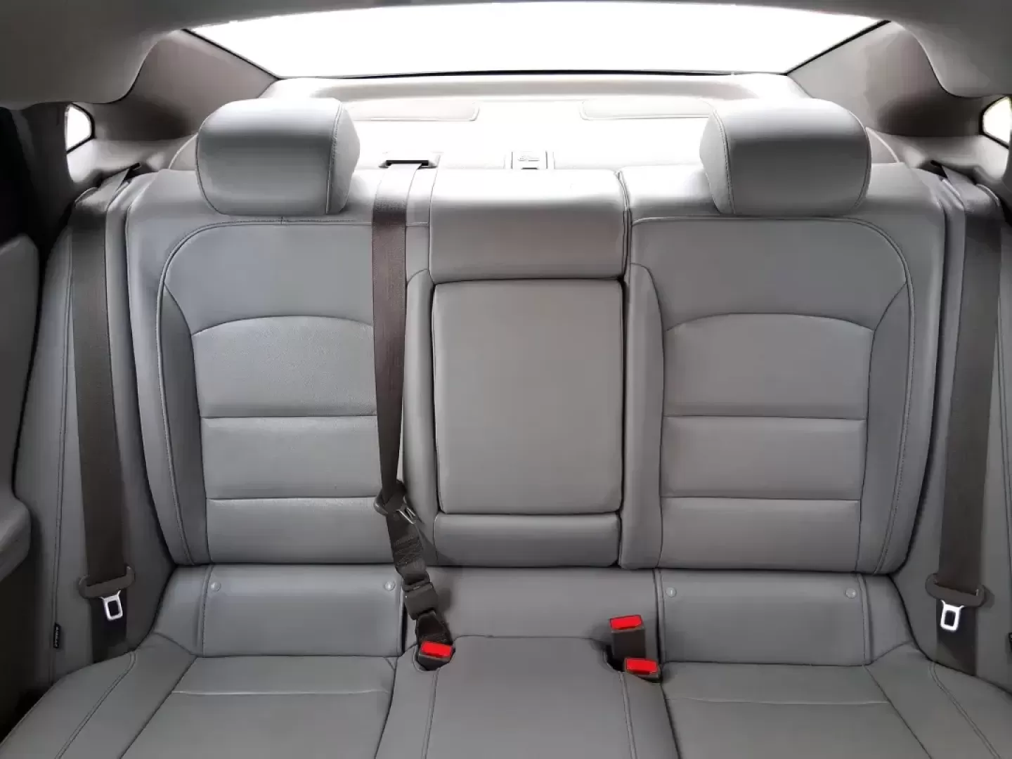 2016 Chevrolet Malibu 1LT (1G1ZE5ST4GF) with an ECOTEC 1.5L I-4 gasoline direct injection engine, 6A transmission, located at 1184 Kauffman Ave, Fairborn, OH, 45324, (937) 908-9800, 39.807072, -84.030914 - Need a dependable sedan for the daily commute to Wright-Patterson AFB, quick school drop-offs, or comfortable weekend drives to Yellow Springs? This 2016 Chevrolet Malibu 1LT is built for real life in Fairborn-efficient, easy to park, and packed with the comfort and safety features that make every m - Photo#14