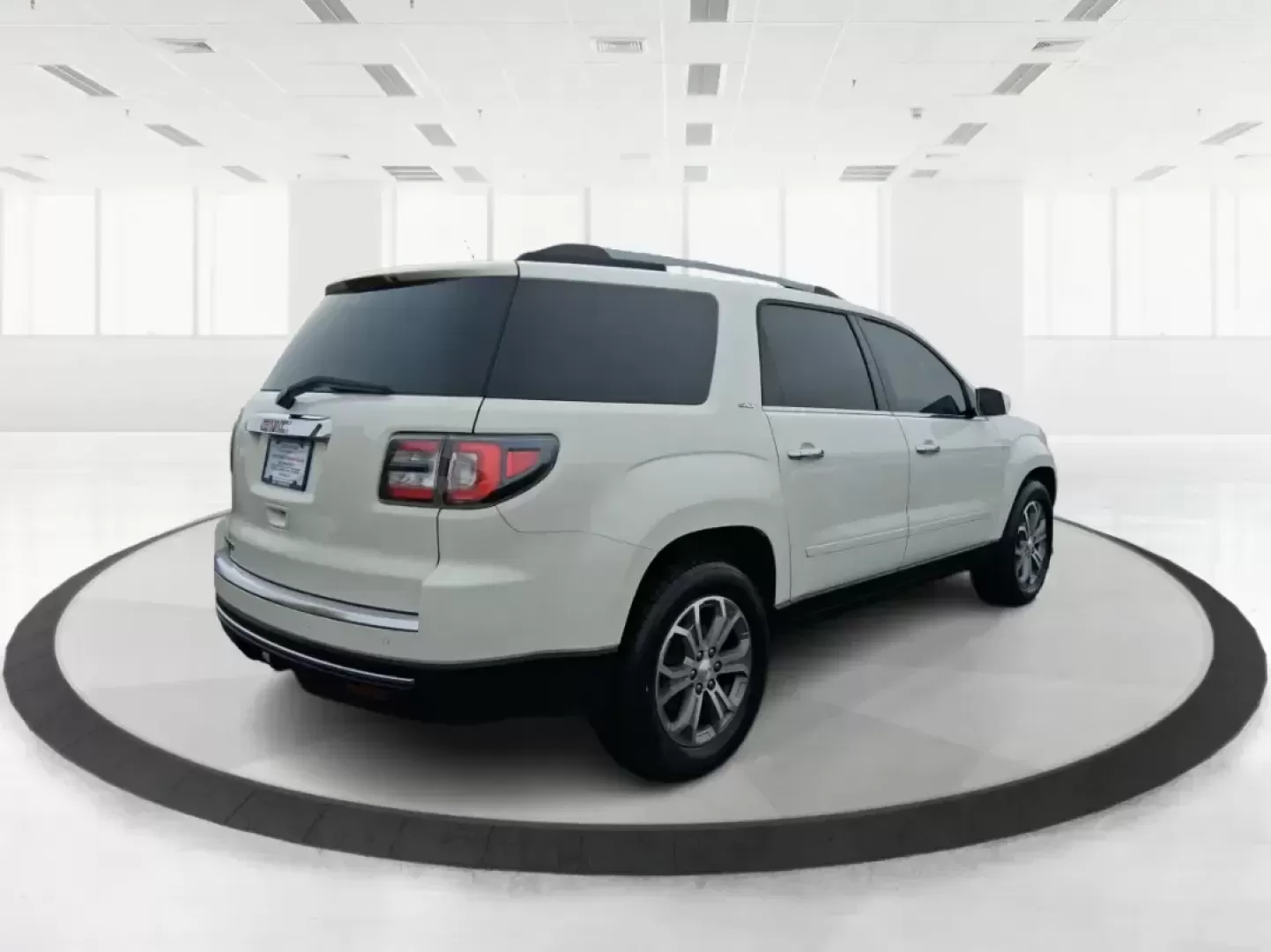 2015 GMC Acadia SLT-1 (1GKKRRKDXFJ) with an 3.6L V-6 gasoline direct injection engine, 6-Speed Automatic transmission, located at 4508 South Dixie Dr, Moraine, OH, 45439, (937) 908-9800, 39.689976, -84.218452 - Need one SUV that can handle school drop-offs, a long commute up I75, and a packed weekend at Carillon Historical Park or a day trip to Caesar Creek? This 2015 GMC Acadia SLT-1 is built for real life in Moraine-roomy, comfortable, and ready for the daily hustle while still feeling upscale for road-t - Photo#2