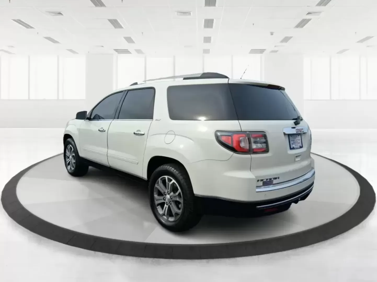 2015 GMC Acadia SLT-1 (1GKKRRKDXFJ) with an 3.6L V-6 gasoline direct injection engine, 6-Speed Automatic transmission, located at 4508 South Dixie Dr, Moraine, OH, 45439, (937) 908-9800, 39.689976, -84.218452 - Need one SUV that can handle school drop-offs, a long commute up I75, and a packed weekend at Carillon Historical Park or a day trip to Caesar Creek? This 2015 GMC Acadia SLT-1 is built for real life in Moraine-roomy, comfortable, and ready for the daily hustle while still feeling upscale for road-t - Photo#4