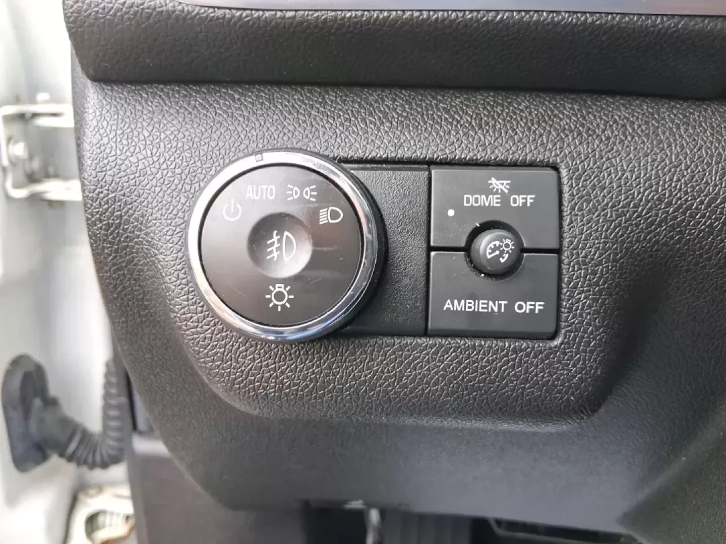 2015 GMC Acadia SLT-1 (1GKKRRKDXFJ) with an 3.6L V-6 gasoline direct injection engine, 6-Speed Automatic transmission, located at 4508 South Dixie Dr, Moraine, OH, 45439, (937) 908-9800, 39.689976, -84.218452 - Need one SUV that can handle school drop-offs, a long commute up I75, and a packed weekend at Carillon Historical Park or a day trip to Caesar Creek? This 2015 GMC Acadia SLT-1 is built for real life in Moraine-roomy, comfortable, and ready for the daily hustle while still feeling upscale for road-t - Photo#17