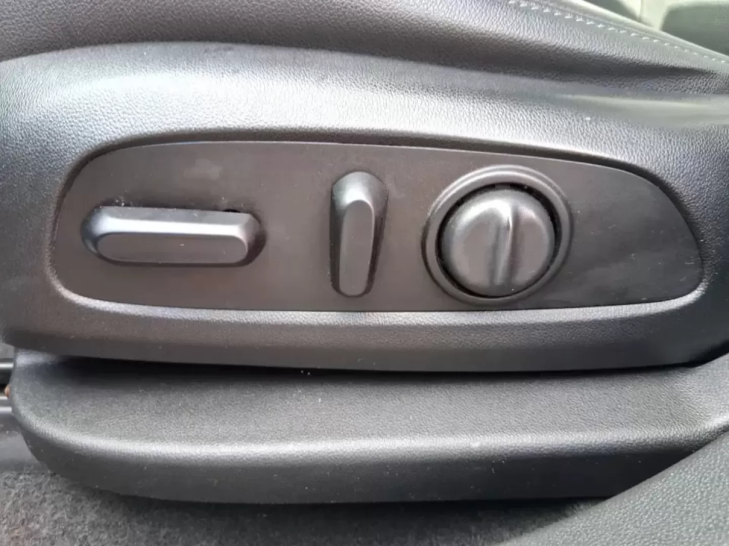 2019 Chevrolet Blazer LT (3GNKBHRS7KS) with an 3.6L V6 DOHC 24V engine, 9A transmission, located at 8750 N County Rd 25A, Piqua, OH, 45356, (937) 908-9800, 40.164391, -84.232513 - Whether you're shuttling kids to practice, commuting from Xenia to Beavercreek, or packing up for a weekend escape to John Bryan State Park, this 2019 Chevrolet Blazer LT is built for real life-roomy, confident, and ready for Ohio weather. Finished in a bold Red exterior and equipped with 4WD/AWD, t - Photo#18