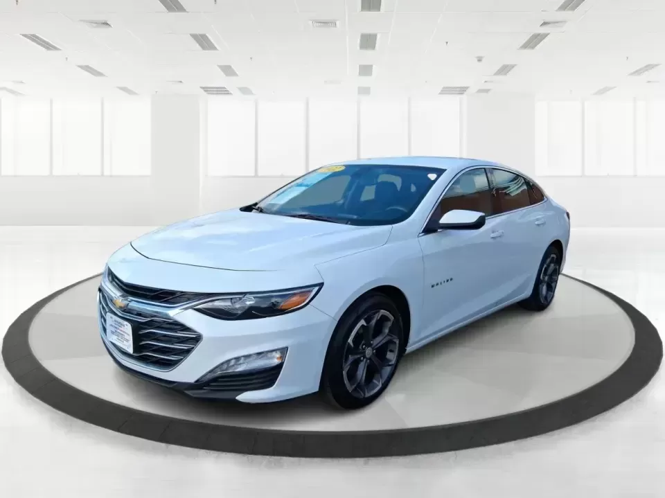 2022 Chevrolet Malibu FWD LT (1G1ZD5ST2NF) with an ECOTEC 1.5L I-4 gasoline direct injection engine, 6A transmission, located at 1184 Kauffman Ave, Fairborn, OH, 45324, (937) 908-9800, 39.807072, -84.030914 - Need a reliable commuter that still feels comfortable for date night in downtown Xenia, the daily school run, or quick weekend escapes toward John Bryan State Park? This 2022 Chevrolet Malibu LT is built for real life-easy to drive, fuel-friendly on regular unleaded, and packed with the comfort and - Photo#8
