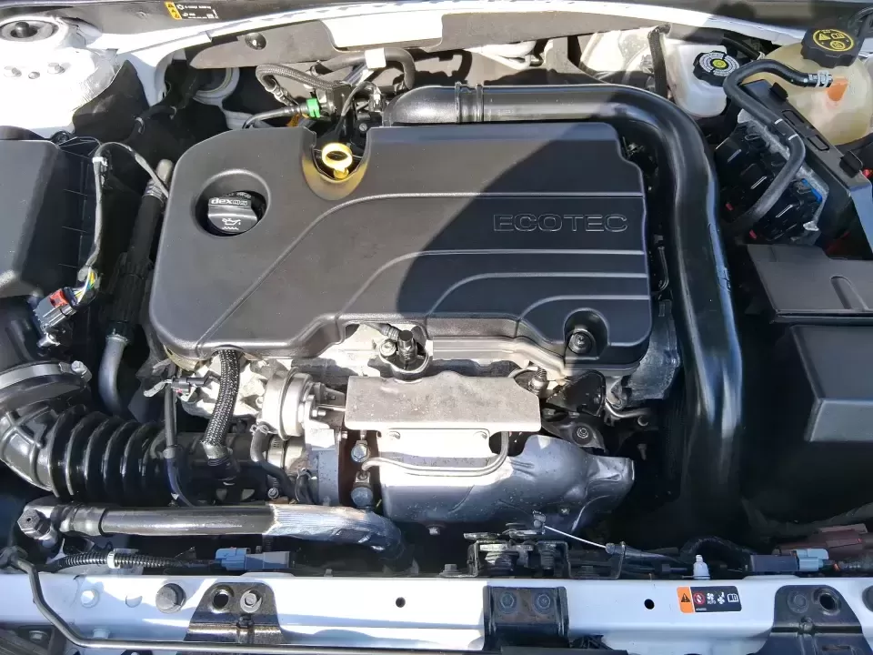 2022 Chevrolet Malibu FWD LT (1G1ZD5ST2NF) with an ECOTEC 1.5L I-4 gasoline direct injection engine, 6A transmission, located at 1184 Kauffman Ave, Fairborn, OH, 45324, (937) 908-9800, 39.807072, -84.030914 - Need a reliable commuter that still feels comfortable for date night in downtown Xenia, the daily school run, or quick weekend escapes toward John Bryan State Park? This 2022 Chevrolet Malibu LT is built for real life-easy to drive, fuel-friendly on regular unleaded, and packed with the comfort and - Photo#11