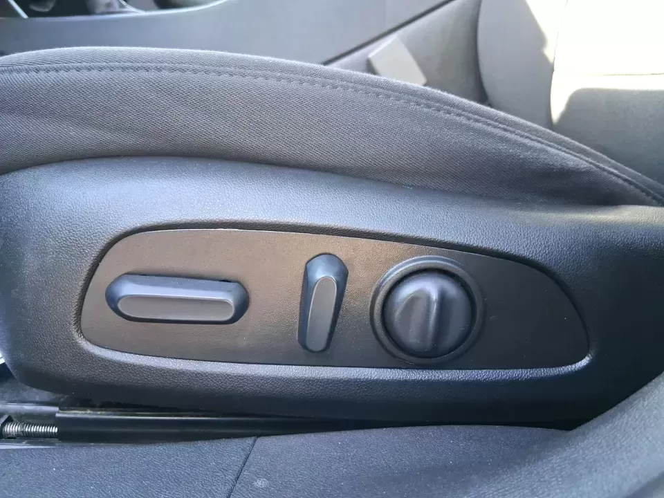 2022 Chevrolet Malibu FWD LT (1G1ZD5ST2NF) with an ECOTEC 1.5L I-4 gasoline direct injection engine, 6A transmission, located at 1184 Kauffman Ave, Fairborn, OH, 45324, (937) 908-9800, 39.807072, -84.030914 - Need a reliable commuter that still feels comfortable for date night in downtown Xenia, the daily school run, or quick weekend escapes toward John Bryan State Park? This 2022 Chevrolet Malibu LT is built for real life-easy to drive, fuel-friendly on regular unleaded, and packed with the comfort and - Photo#18