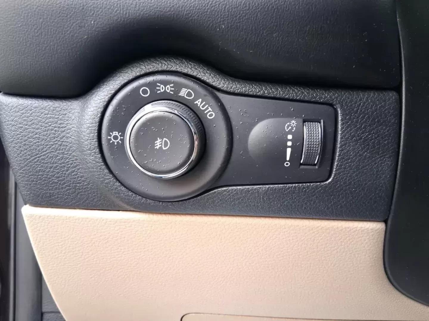 2021 Dodge Durango SXT AWD (1C4RDJAG4MC) with an Pentastar 3.6L V-6 DOHC engine, 8A transmission, located at 1099 N County Rd 25A , Troy, OH, 45373, (937) 908-9800, 40.057079, -84.212883 - Picture your next road trip out of Troy: the kids buckled in, playlists queued, and plenty of room for coolers, sports gear, or weekend luggage-without giving up confident all-weather traction. This 2021 Dodge Durango SXT AWD is built for real life in Ohio, whether you're commuting toward Dayton, ta - Photo#15