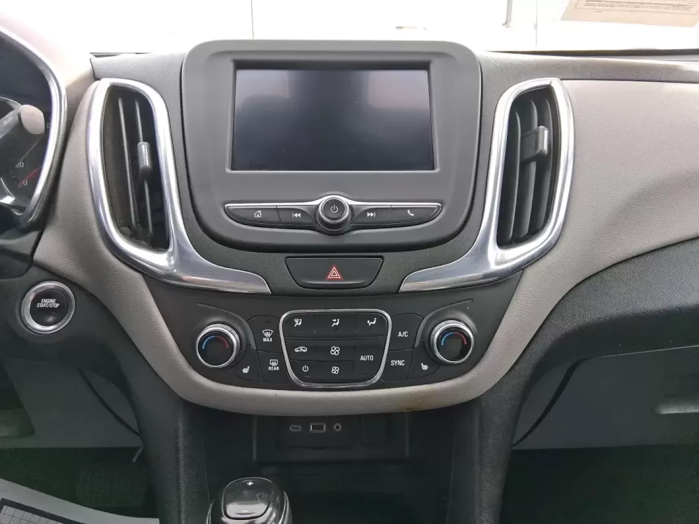 2020 Chevrolet Equinox FWD LT 1.5L Turbo (3GNAXKEV7LS) with an 1.5L I-4 gasoline direct injection engine, 6A transmission, located at 1184 Kauffman Ave, Fairborn, OH, 45324, (937) 908-9800, 39.807072, -84.030914 - Picture your next week going smoother: school drop-offs, I675 commutes, grocery runs, and spontaneous weekend escapes to Yellow Springs-handled in one comfortable, efficient SUV that fits real life. This **2020 Chevrolet Equinox LT (FWD) 1.5L Turbo** in **Pacific Blue Metallic** is a smart choice fo - Photo#13