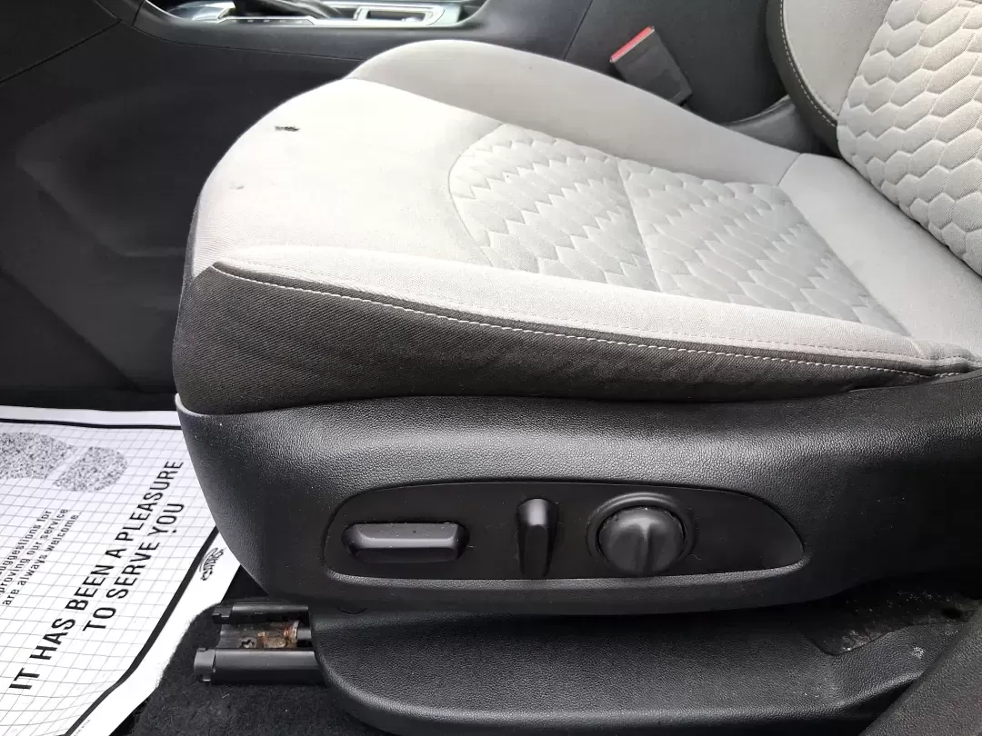 2020 Chevrolet Equinox FWD LT 1.5L Turbo (3GNAXKEV7LS) with an 1.5L I-4 gasoline direct injection engine, 6A transmission, located at 1184 Kauffman Ave, Fairborn, OH, 45324, (937) 908-9800, 39.807072, -84.030914 - Picture your next week going smoother: school drop-offs, I675 commutes, grocery runs, and spontaneous weekend escapes to Yellow Springs-handled in one comfortable, efficient SUV that fits real life. This **2020 Chevrolet Equinox LT (FWD) 1.5L Turbo** in **Pacific Blue Metallic** is a smart choice fo - Photo#18