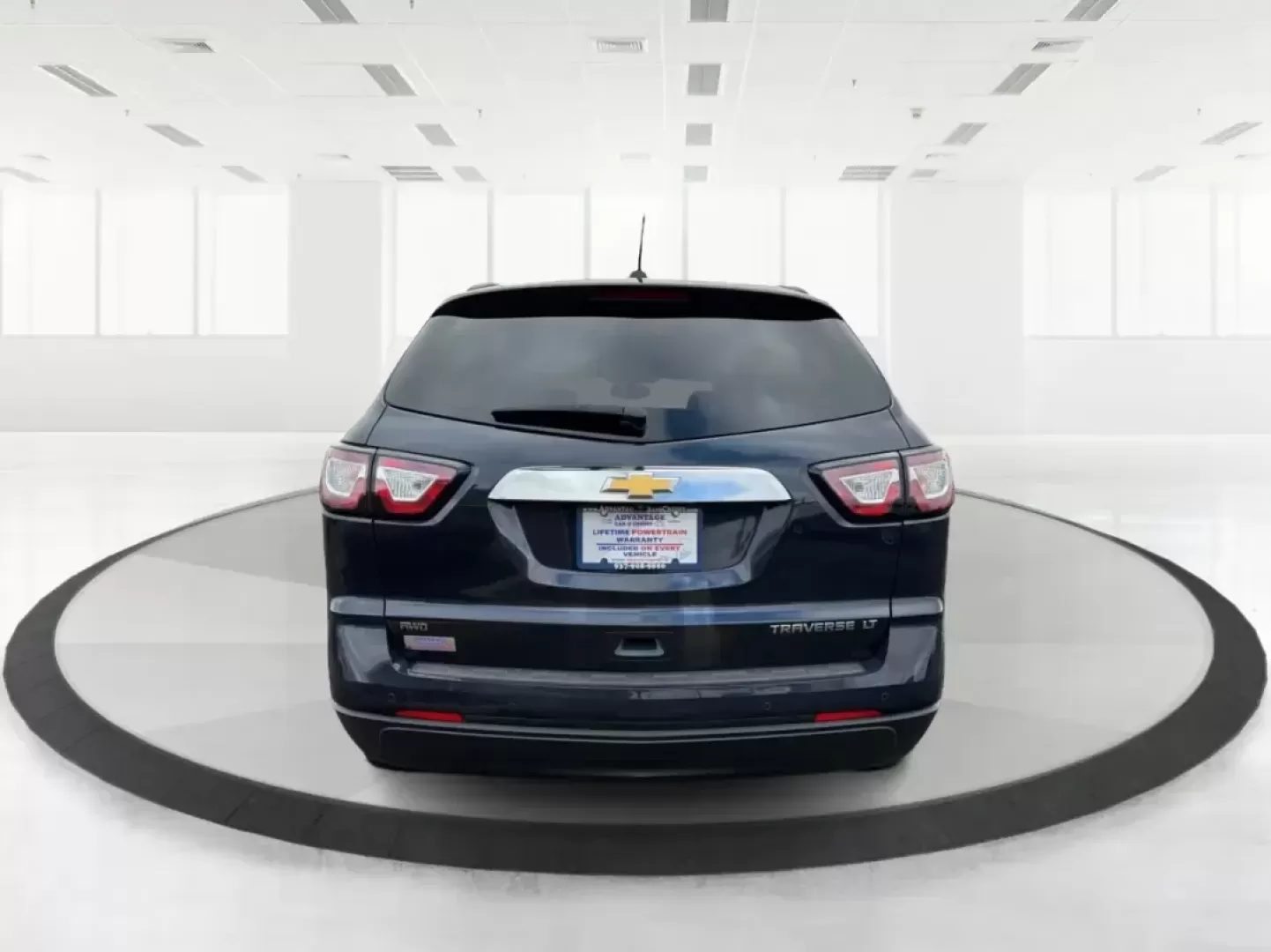 2016 Chevrolet Traverse 2LT (1GNKVHKD0GJ) with an 3.6L V-6 gasoline direct injection engine, 6-Speed Automatic transmission, located at 401 Woodman Dr, Riverside, OH, 45431, (937) 908-9800, 39.760899, -84.123421 - Pack up the kids, cue up the playlist, and point the GPS toward your next weekend getaway-this 2016 Chevrolet Traverse 2LT is the kind of roomy, confident SUV that makes school runs, long commutes, and road trips out of Riverside feel easy and comfortable. With seating flexibility, family-friendly s - Photo#3