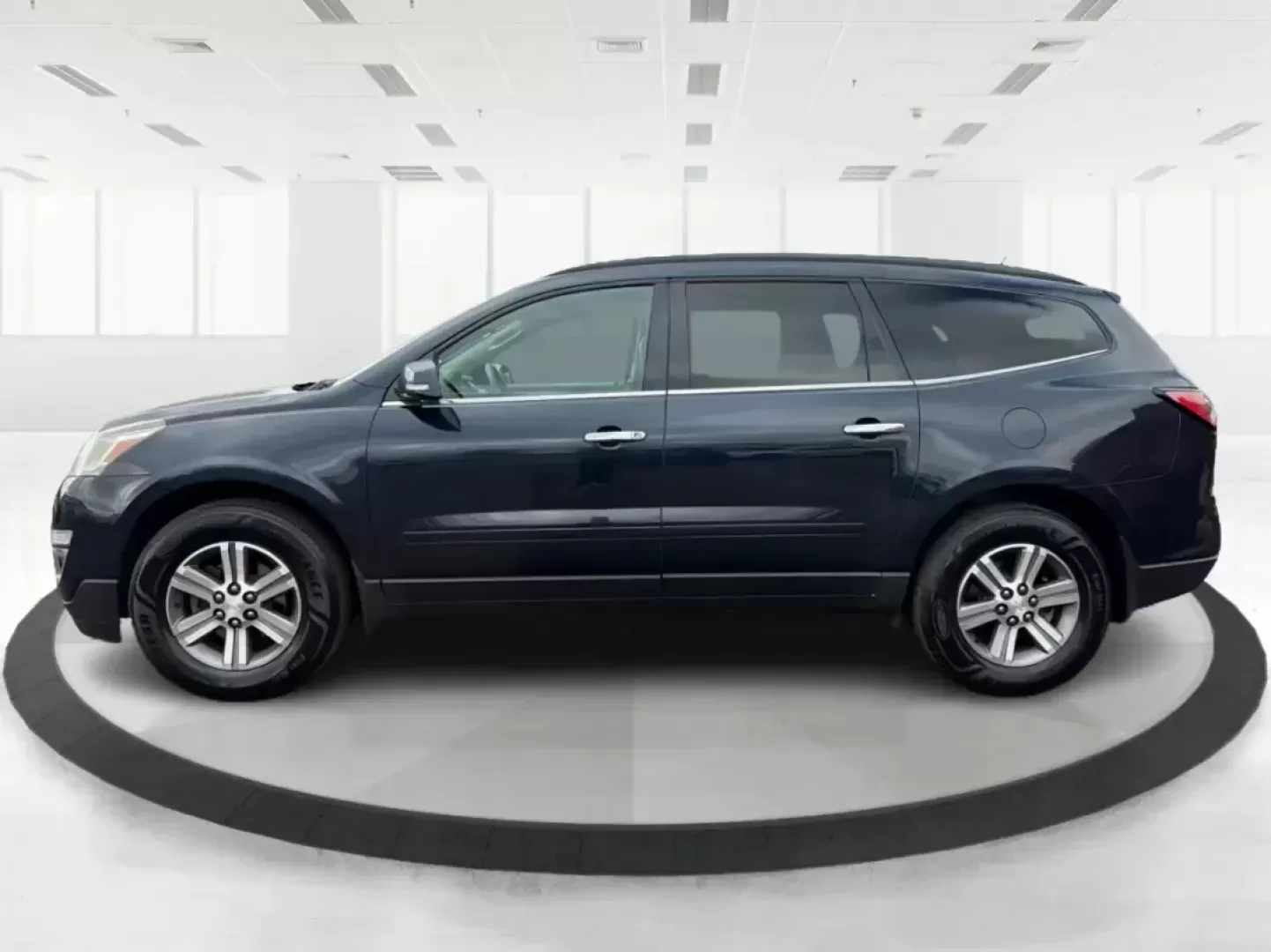 2016 Chevrolet Traverse 2LT (1GNKVHKD0GJ) with an 3.6L V-6 gasoline direct injection engine, 6-Speed Automatic transmission, located at 401 Woodman Dr, Riverside, OH, 45431, (937) 908-9800, 39.760899, -84.123421 - Pack up the kids, cue up the playlist, and point the GPS toward your next weekend getaway-this 2016 Chevrolet Traverse 2LT is the kind of roomy, confident SUV that makes school runs, long commutes, and road trips out of Riverside feel easy and comfortable. With seating flexibility, family-friendly s - Photo#5