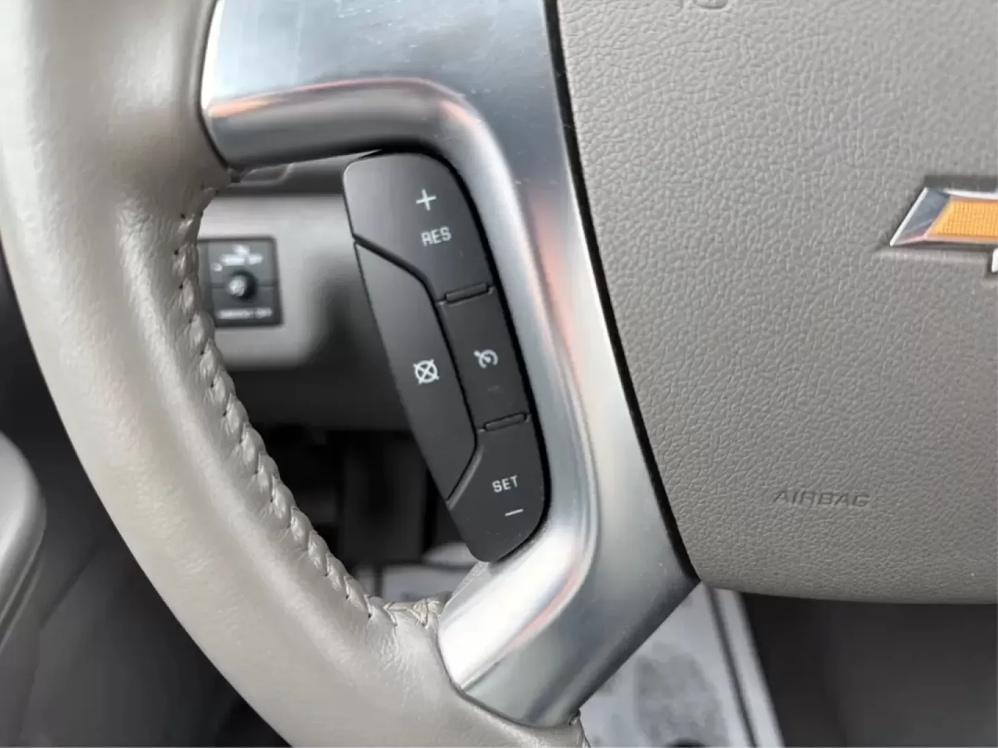 2016 Chevrolet Traverse 2LT (1GNKVHKD0GJ) with an 3.6L V-6 gasoline direct injection engine, 6-Speed Automatic transmission, located at 401 Woodman Dr, Riverside, OH, 45431, (937) 908-9800, 39.760899, -84.123421 - Pack up the kids, cue up the playlist, and point the GPS toward your next weekend getaway-this 2016 Chevrolet Traverse 2LT is the kind of roomy, confident SUV that makes school runs, long commutes, and road trips out of Riverside feel easy and comfortable. With seating flexibility, family-friendly s - Photo#16