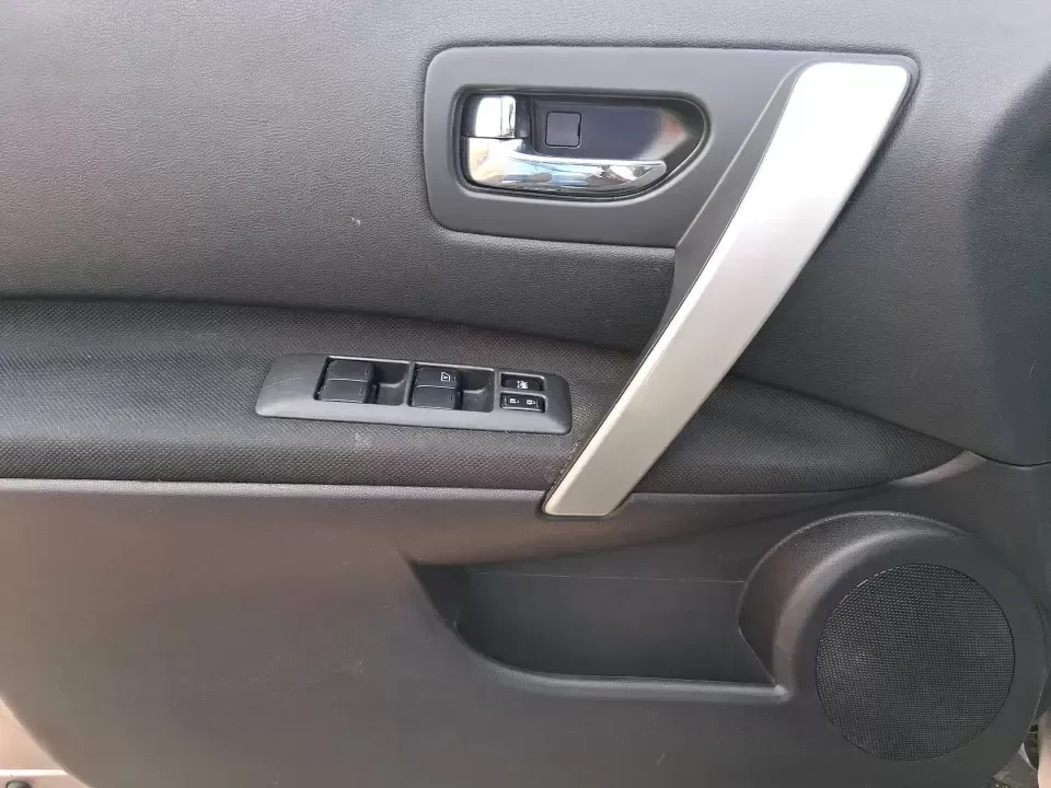 2013 Nissan Rogue S (JN8AS5MV5DW) with an 2.5L I-4 DOHC engine, Continuously Variable Transmission transmission, located at 8750 N County Rd 25A, Piqua, OH, 45356, (937) 908-9800, 40.164391, -84.232513 - 2013 Nissan Rogue S - Photo#17