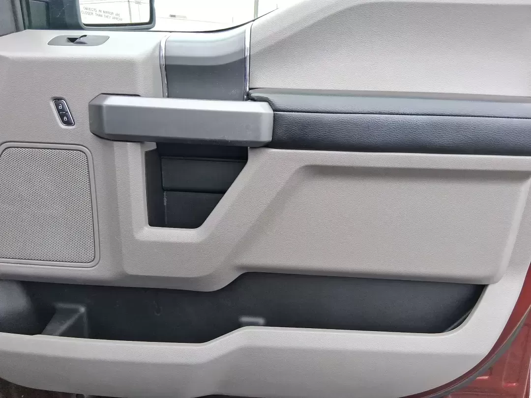 2016 Ford F-150 XLT (1FTEW1EP1GK) with an 2.7L V6 DOHC 24V engine, 6A transmission, located at 8750 N County Rd 25A, Piqua, OH, 45356, (937) 908-9800, 40.164391, -84.232513 - Need one truck that can handle weekday work runs, Saturday projects, and a last-minute road trip up I75 without breaking a sweat? This 2016 Ford F150 XLT Crew Cab 4WD is built for the doitall lifestyle-room for the crew, confidence in Ohio weather, and the capability to tow, haul, and explore while - Photo#19