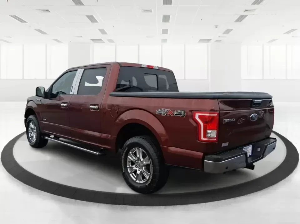 2016 Ford F-150 XLT (1FTEW1EP1GK) with an 2.7L V6 DOHC 24V engine, 6A transmission, located at 8750 N County Rd 25A, Piqua, OH, 45356, (937) 908-9800, 40.164391, -84.232513 - Need one truck that can handle weekday work runs, Saturday projects, and a last-minute road trip up I75 without breaking a sweat? This 2016 Ford F150 XLT Crew Cab 4WD is built for the doitall lifestyle-room for the crew, confidence in Ohio weather, and the capability to tow, haul, and explore while - Photo#4