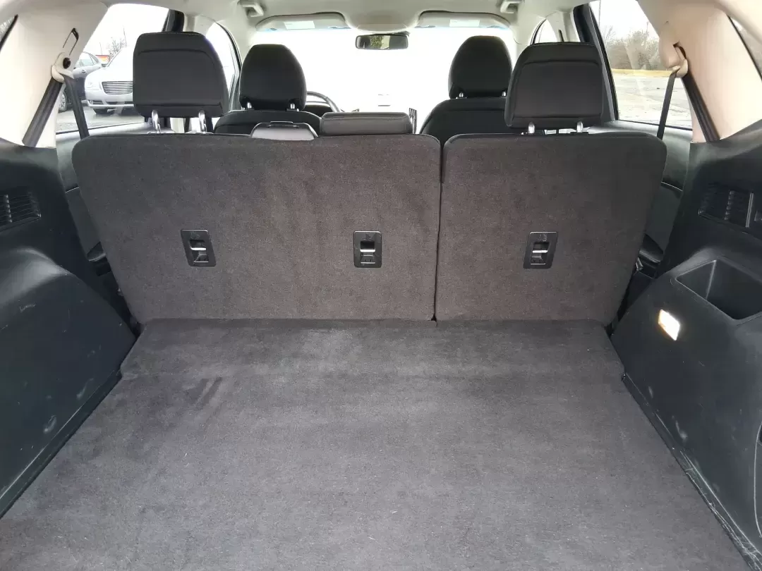 2018 Ford Edge SEL (2FMPK4J95JB) with an 2.0L L4 DOHC 16V engine, 6A transmission, located at 1099 N County Rd 25A , Troy, OH, 45373, (937) 908-9800, 40.057079, -84.212883 - Load up the family, point the hood toward a weekend getaway, and enjoy the confident, all-weather versatility that makes an SUV the go-to choice in Ohio-this 2018 Ford Edge SEL is built for real life, from school runs and grocery trips to road trips out toward Indian Lake or a day exploring downtown - Photo#12