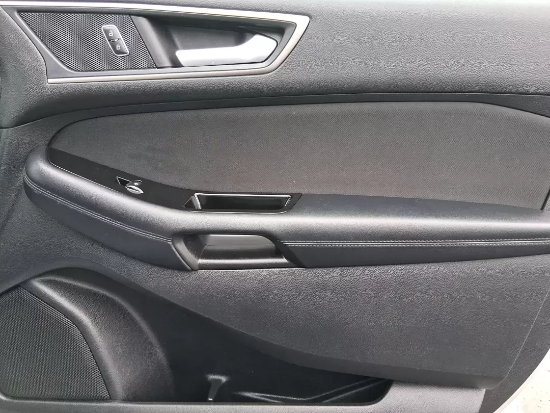 2018 Ford Edge SEL (2FMPK4J95JB) with an 2.0L L4 DOHC 16V engine, 6A transmission, located at 1099 N County Rd 25A , Troy, OH, 45373, (937) 908-9800, 40.057079, -84.212883 - Load up the family, point the hood toward a weekend getaway, and enjoy the confident, all-weather versatility that makes an SUV the go-to choice in Ohio-this 2018 Ford Edge SEL is built for real life, from school runs and grocery trips to road trips out toward Indian Lake or a day exploring downtown - Photo#20