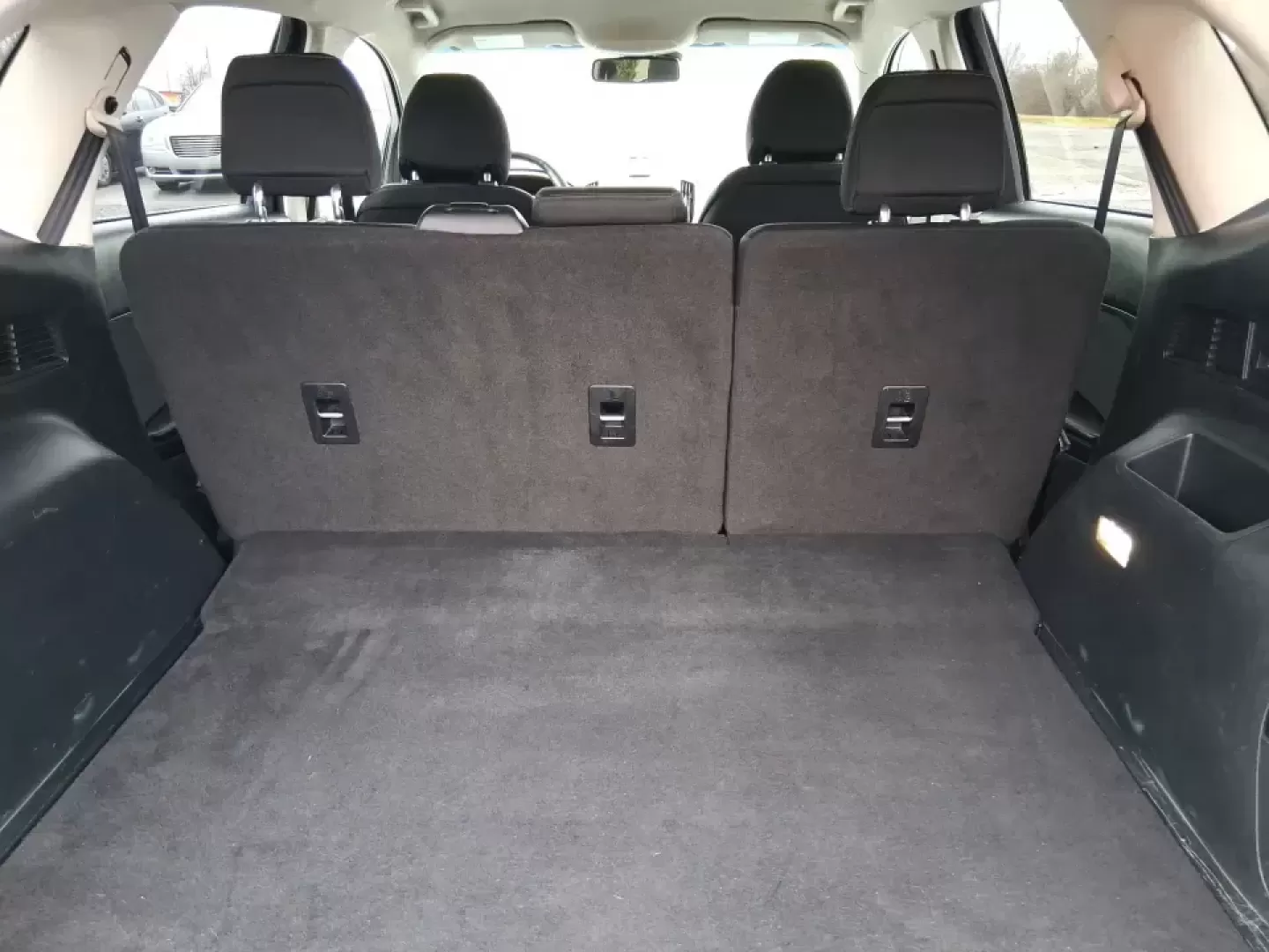 2018 Ford Edge SEL (2FMPK4J95JB) with an 2.0L L4 DOHC 16V engine, 6A transmission, located at 1230 East Main St, Xenia, OH, 45385, (937) 908-9800, 39.688026, -83.910172 - Load up the family, point the hood toward a weekend getaway, and enjoy the confident, all-weather versatility that makes an SUV the go-to choice in Ohio-this 2018 Ford Edge SEL is built for real life, from school runs and grocery trips to road trips out toward Indian Lake or a day exploring downtown - Photo#12