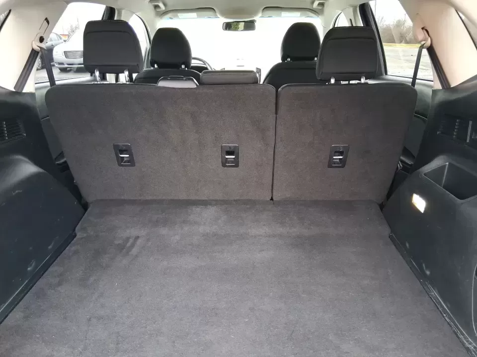 2018 Ford Edge SEL (2FMPK4J95JB) with an 2.0L L4 DOHC 16V engine, 6A transmission, located at 8750 N County Rd 25A, Piqua, OH, 45356, (937) 908-9800, 40.164391, -84.232513 - Load up the family, point the hood toward a weekend getaway, and enjoy the confident, all-weather versatility that makes an SUV the go-to choice in Ohio-this 2018 Ford Edge SEL is built for real life, from school runs and grocery trips to road trips out toward Indian Lake or a day exploring downtown - Photo#12