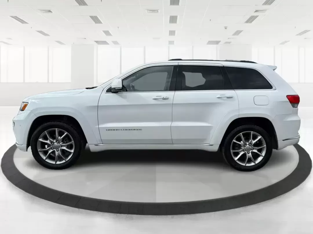 2016 Jeep Grand Cherokee Summit (1C4RJFJGXGC) with an 3.6L V6 DOHC 24V engine, 8A transmission, located at 1184 Kauffman Ave, Fairborn, OH, 45324, (937) 908-9800, 39.807072, -84.030914 - Pack the cooler, load up the family, and point the hood toward your next weekend escape-this 2016 Jeep Grand Cherokee Summit 4WD is built for Ohio life, from daily commutes across town to road trips out toward Hocking Hills. With its confident SUV stance, upscale Summit trim, and go-anywhere capabil - Photo#5