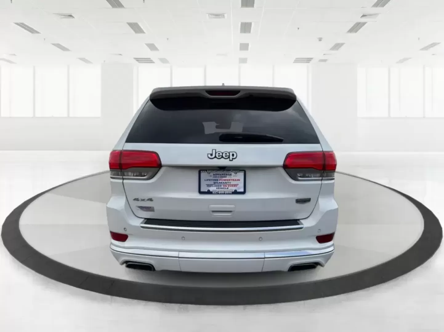 2016 Jeep Grand Cherokee Summit (1C4RJFJGXGC) with an 3.6L V6 DOHC 24V engine, 8A transmission, located at 1184 Kauffman Ave, Fairborn, OH, 45324, (937) 908-9800, 39.807072, -84.030914 - Pack the cooler, load up the family, and point the hood toward your next weekend escape-this 2016 Jeep Grand Cherokee Summit 4WD is built for Ohio life, from daily commutes across town to road trips out toward Hocking Hills. With its confident SUV stance, upscale Summit trim, and go-anywhere capabil - Photo#3